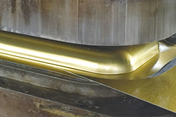 托盤(pán)開(kāi)料.jpg 托盤(pán)開(kāi)料.jpg