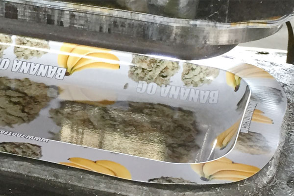 托盤(pán)切邊.jpg 托盤(pán)切邊.jpg