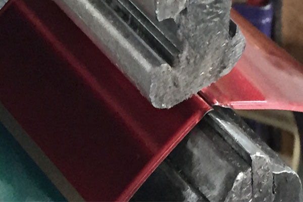 香水鐵盒接骨.jpg 香水鐵盒接骨.jpg