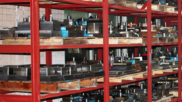 鐵盒模具.jpg 鐵盒模具.jpg