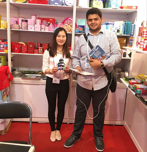 廣交會(huì)合影4.jpg 廣交會(huì)合影4.jpg