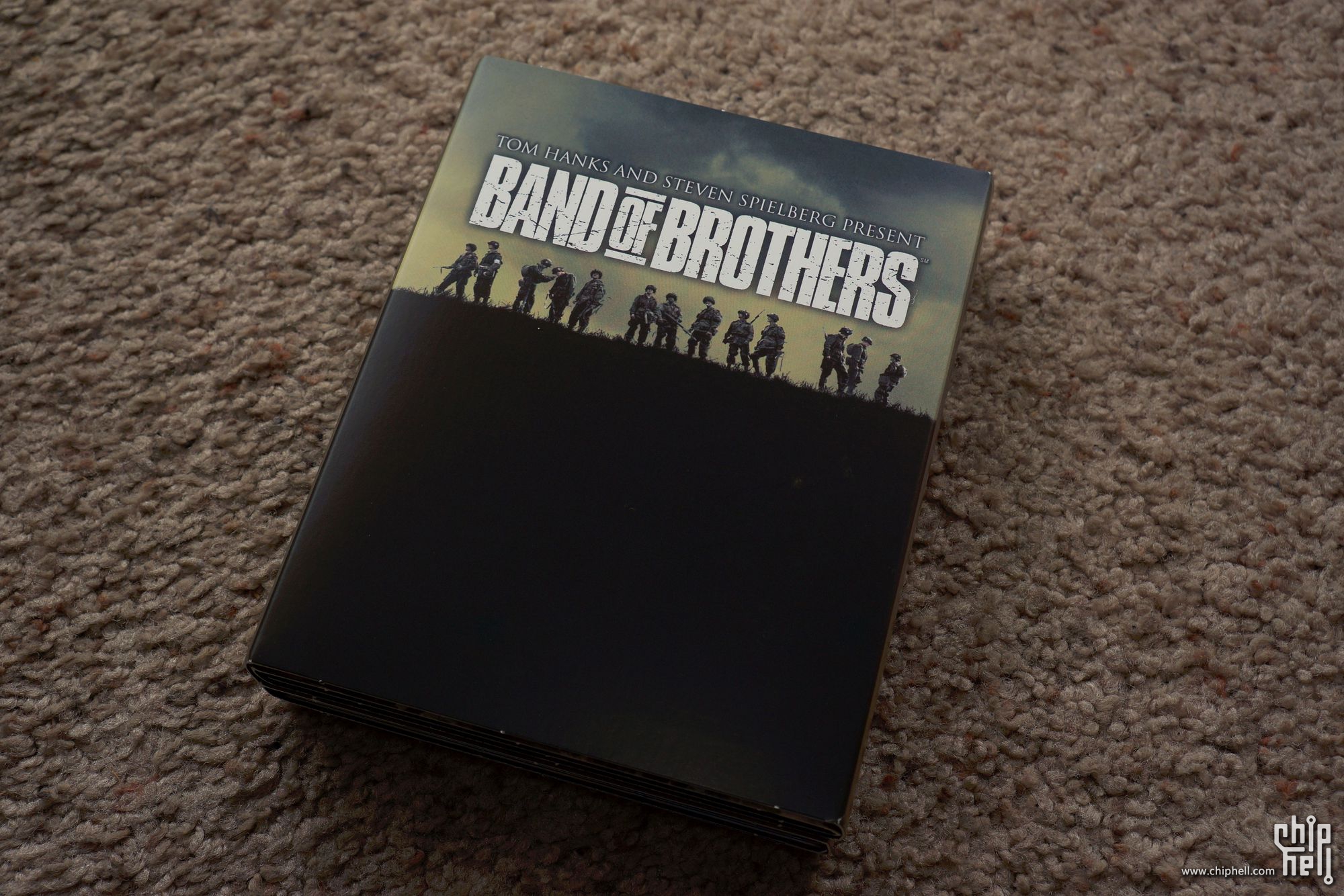 《兄弟連》 藍(lán)光鐵盒版2.jpg 《兄弟連》 藍(lán)光鐵盒版2.jpg