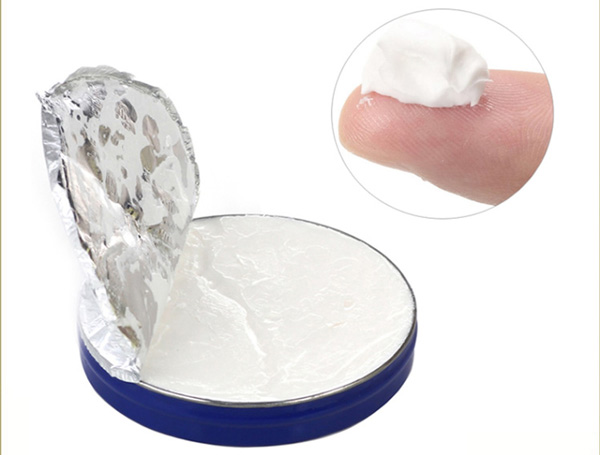 百雀羚鐵盒裝.jpg 百雀羚鐵盒裝.jpg