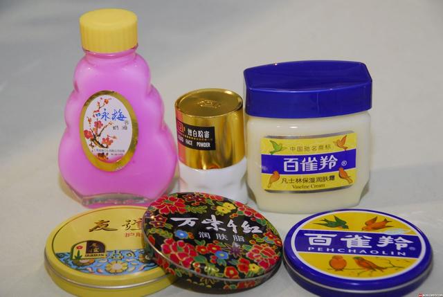 小圓鐵盒雪花膏.jpg 小圓鐵盒雪花膏.jpg