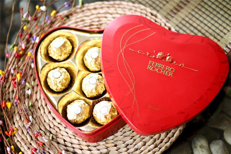 心形費列羅鐵盒.jpg 心形費列羅鐵盒.jpg