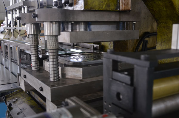 自動(dòng)生產(chǎn)線3.jpg 自動(dòng)生產(chǎn)線3.jpg