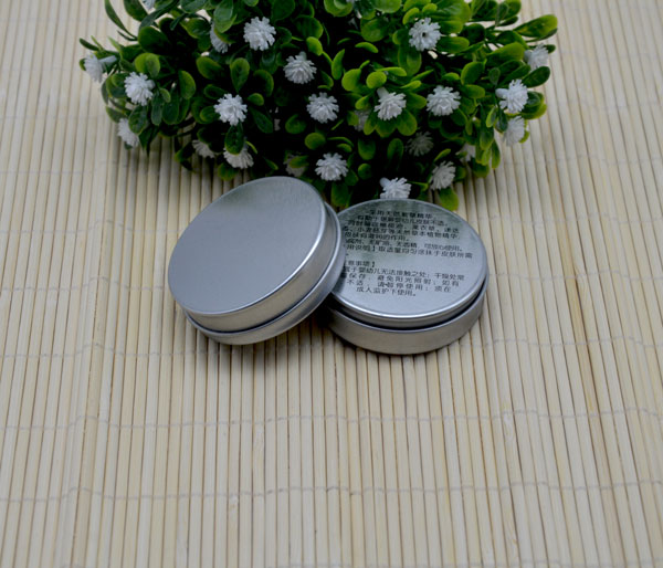 鐵盒.jpg 鐵盒.jpg