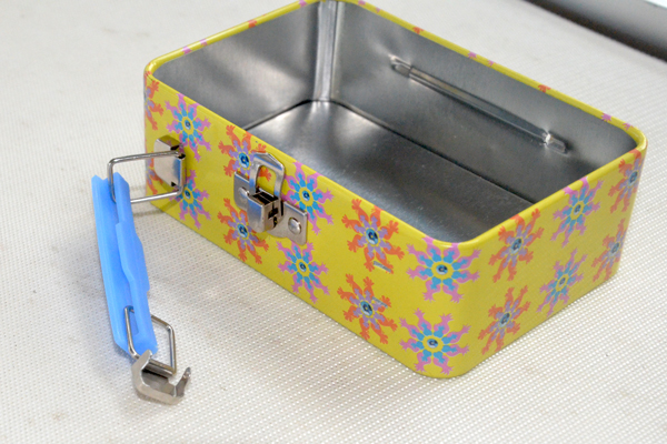 手提鐵盒.jpg 手提鐵盒.jpg