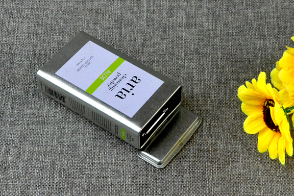 茶葉鐵盒.jpg 茶葉鐵盒.jpg