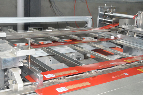 切割處理的華美月餅 鐵盒 切割處理的華美月餅 鐵盒