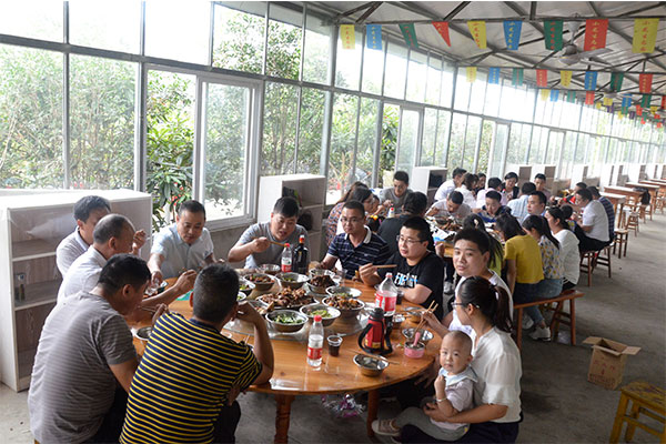 金裕家庭共度歡樂時(shí)光 金裕家庭共度歡樂時(shí)光