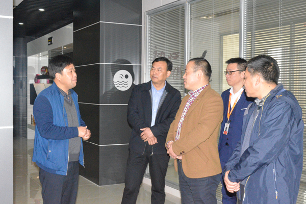 政府視察金裕制罐馬口鐵盒樣品陳列廳 政府視察金裕制罐馬口鐵盒樣品陳列廳