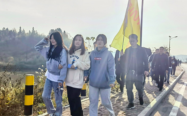 金裕制罐徒步團建  金裕制罐徒步團建